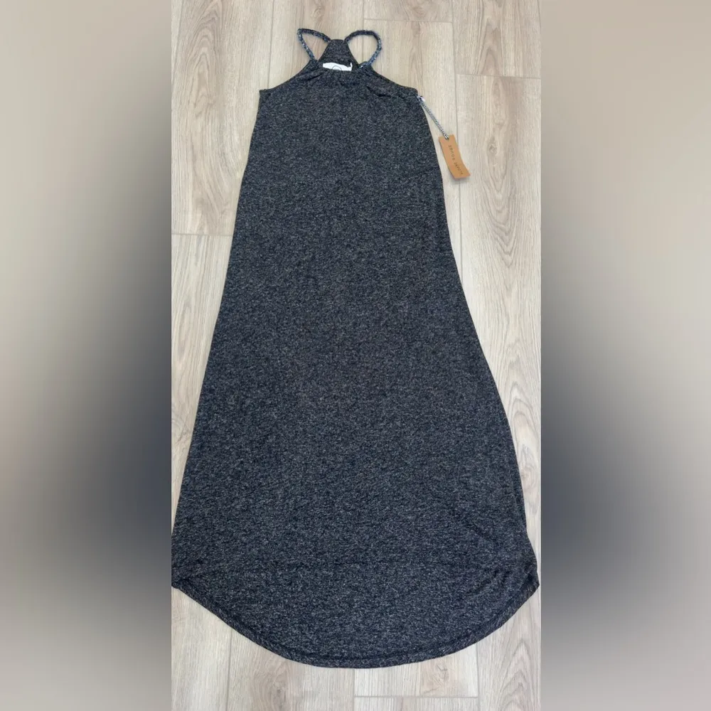 Elegant Grat Maxi Dress. SLOANE ROUGE. Gray - Image 2