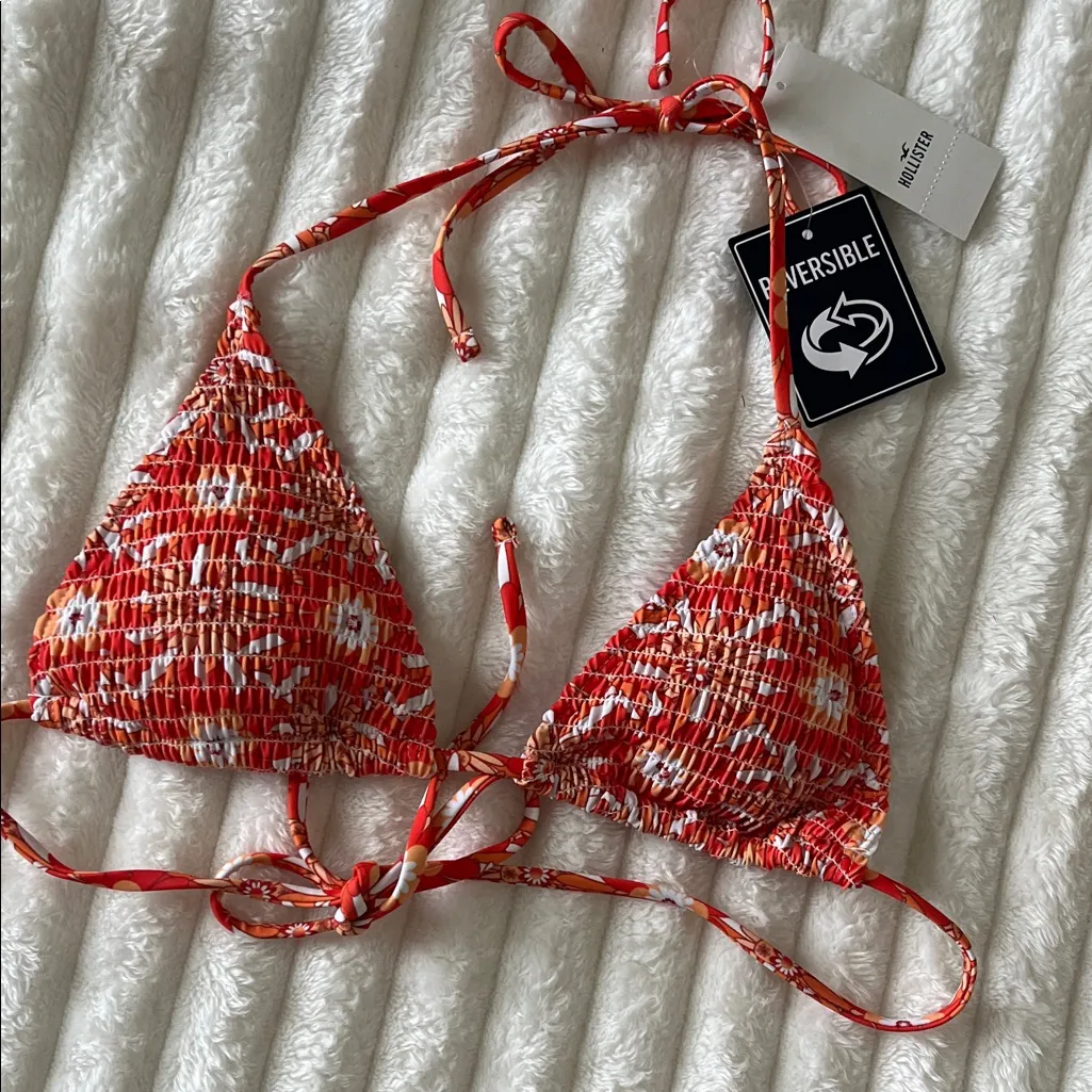 NWOT Red Floral Bikini Top - Image 2