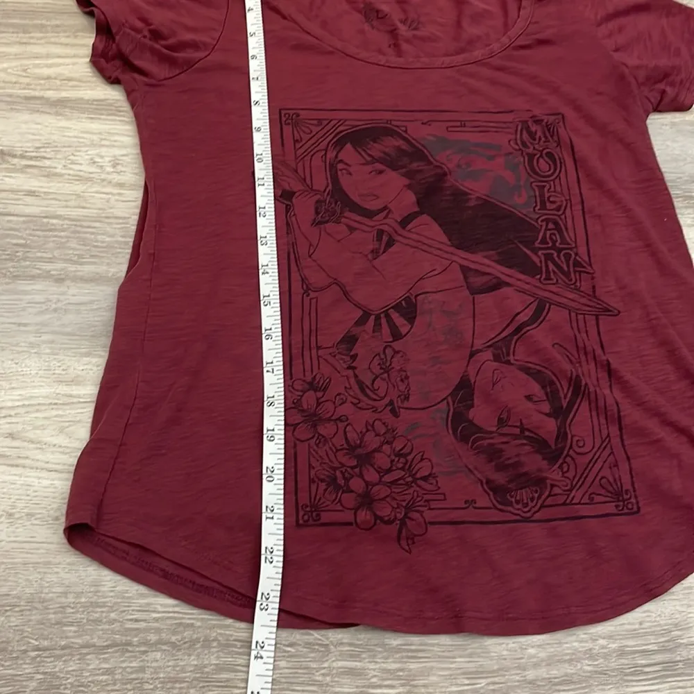 Mulan Wine Colored Graphic Short Sleeve Women’s T-Shirt Size XS - Image 8