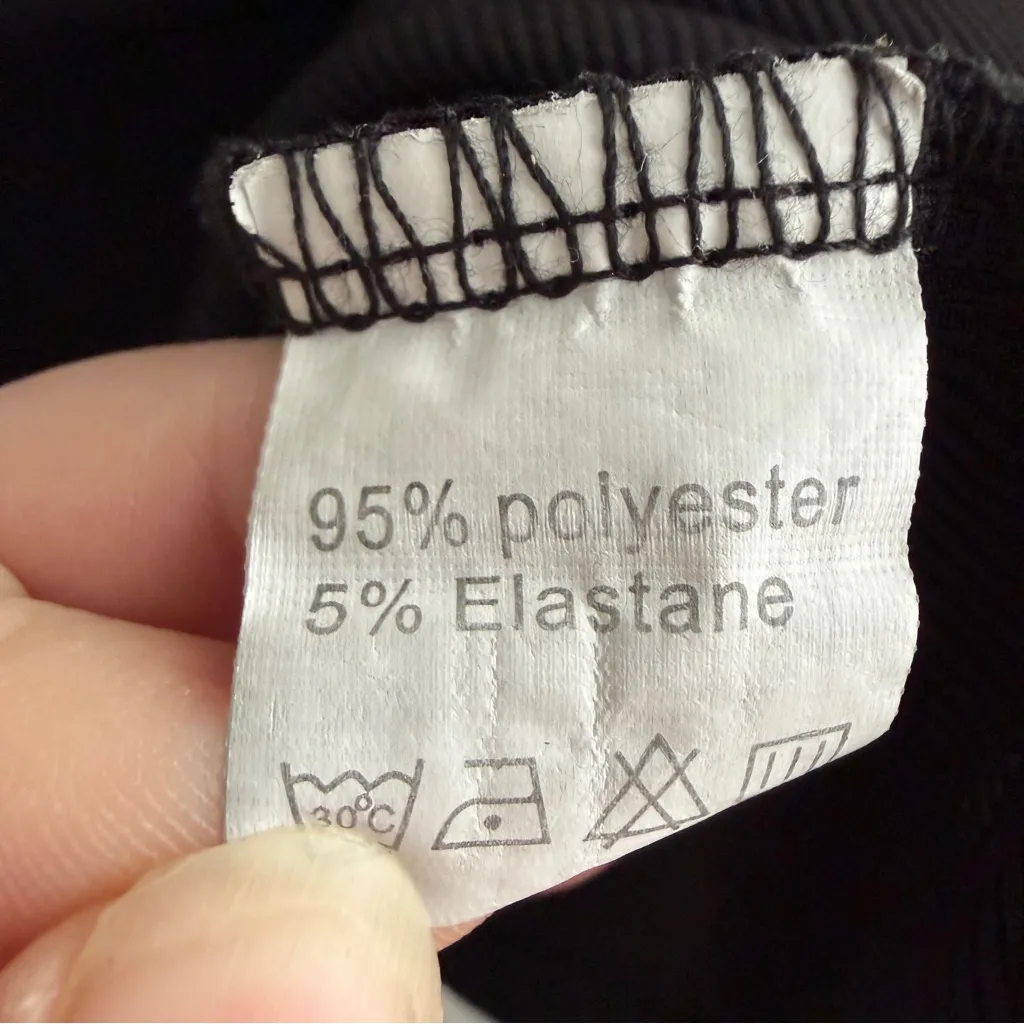 SheIn  black ribbed cropped tank top size medium - Image 3