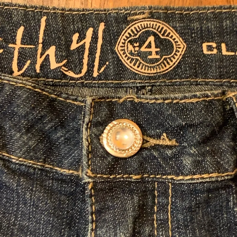 Ethyl denim shorts NWT women’s 4 dark wash classic vintage rhinestones B… Blue - Image 3