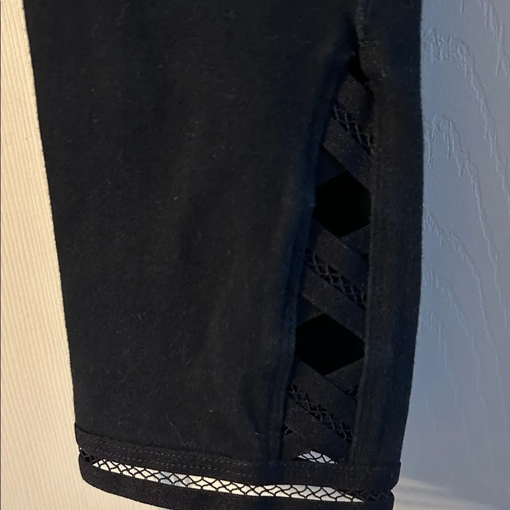 Victoria’s Secret Sport Black Leggings Criss Cross Design Medium - Image 2