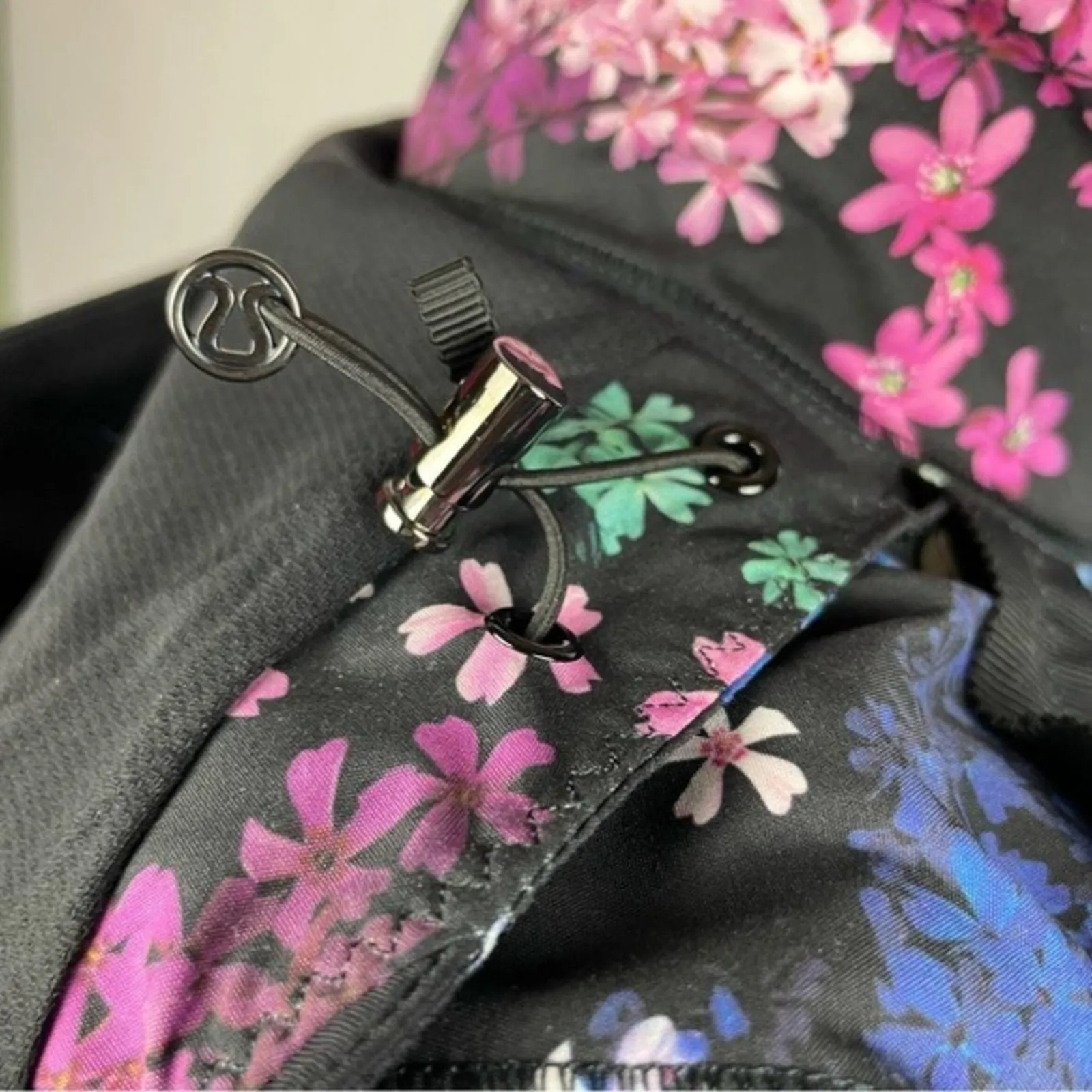 Lululemon Run Bandit Jacket Petal Pop Floral Black Running Athletic Activewear 4 - Image 9