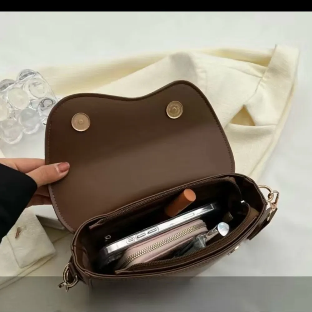 Unisex Brown Saddle Bag / camera bag with Wide Strap crossbody - Image 6