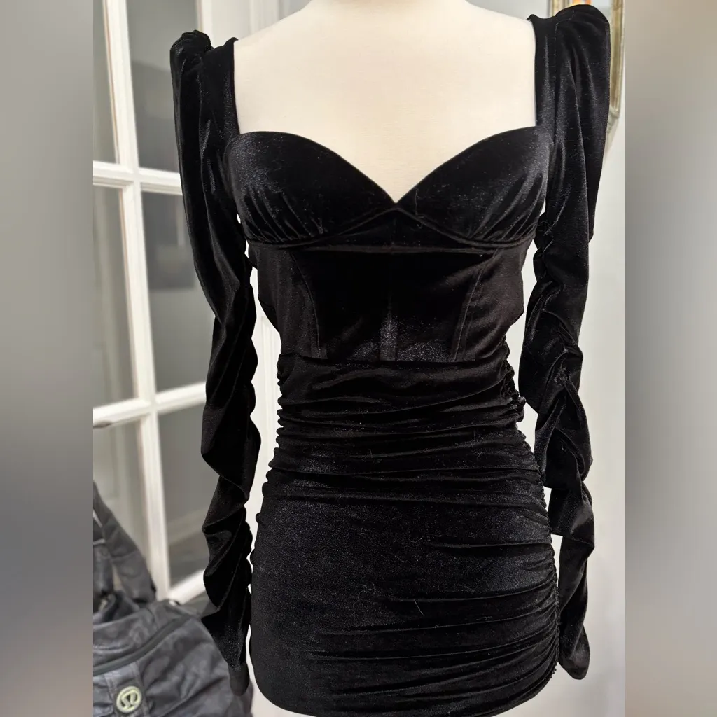 Oh Polly Black Velvet Ruched Long Sleeve Mini Dress - Image 2
