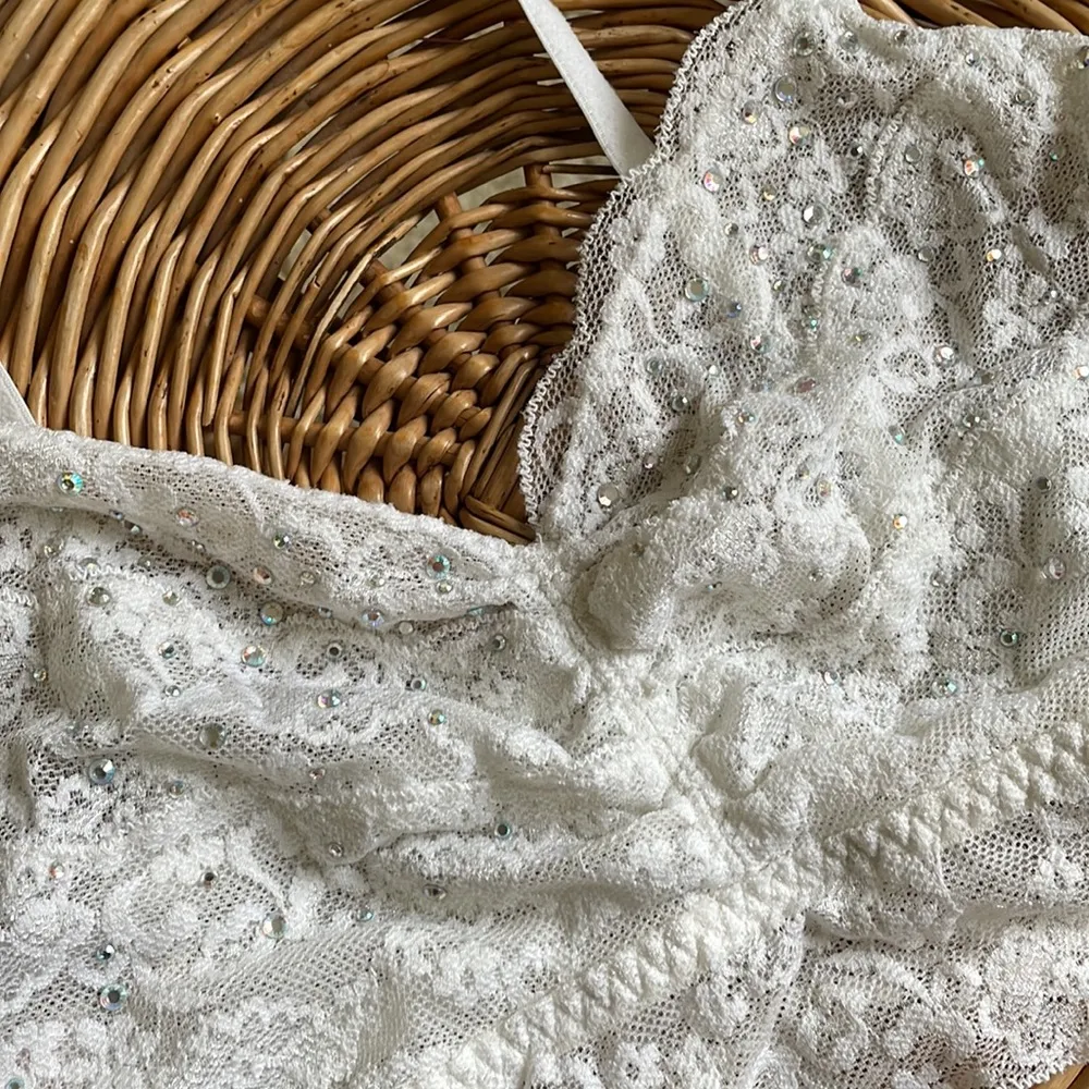 VS PINK beautiful white lace beaded bralette - Image 3