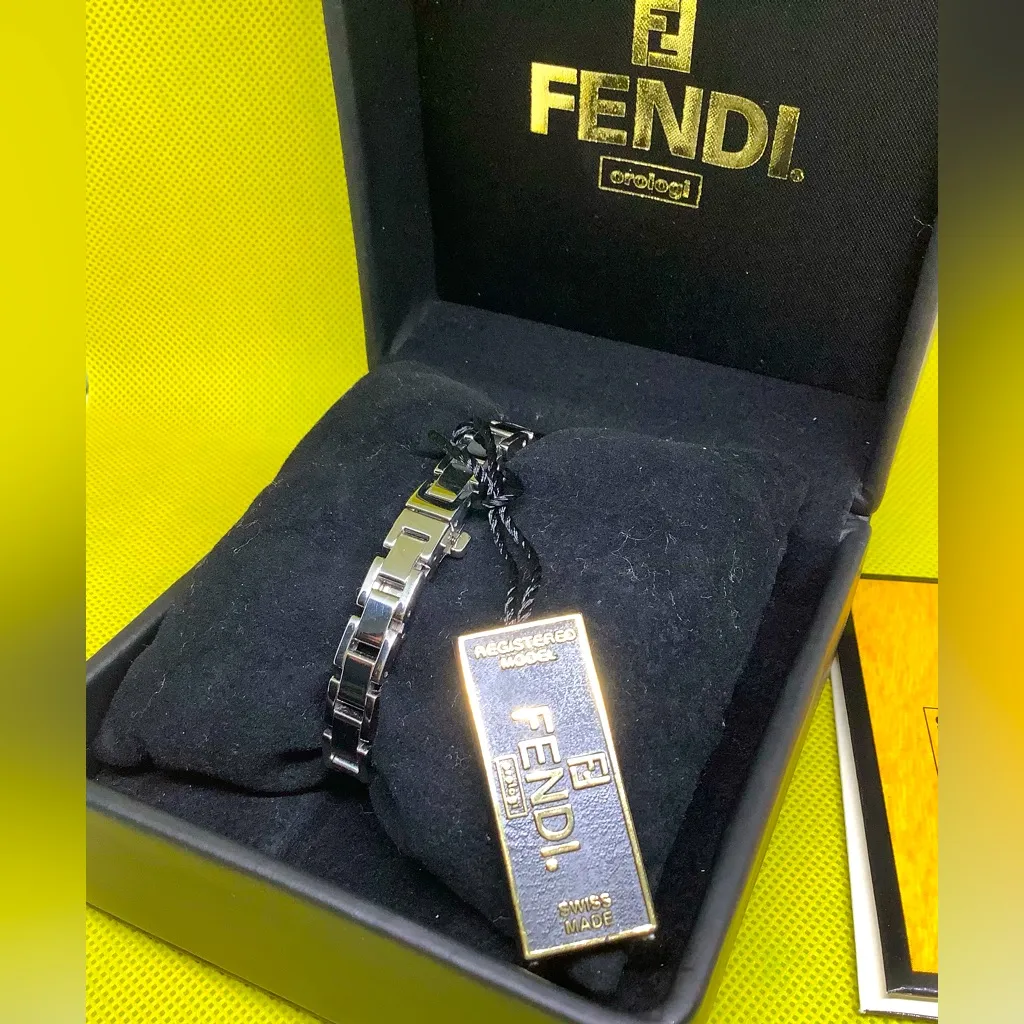 FENDI OROLOGI MIRROR DIAL-watch EXCLUSIVE model🔥🔥🔥 - Image 3