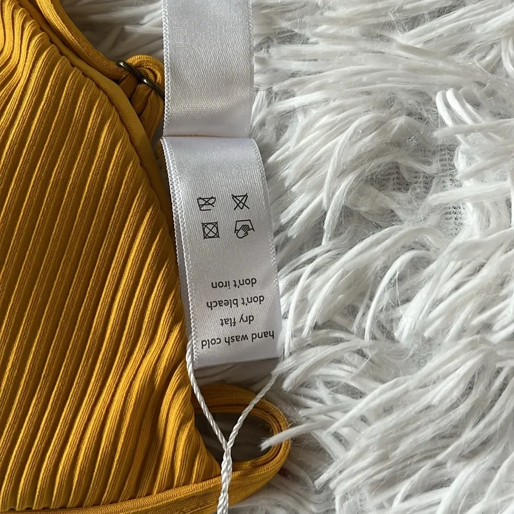 Andie womens The Gold Coast Ribbed bikini Top in Dune size Large - Image 6