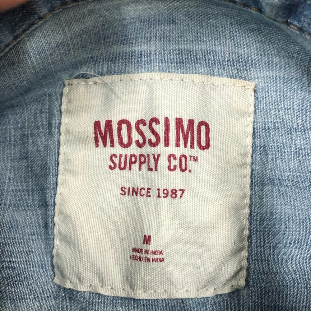 Mossimo Supply Co. Chambray Denim Shirt size medium - Image 3