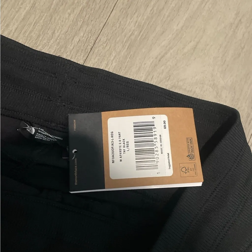 The North Face Women's Black Cargo Pants - Image 2