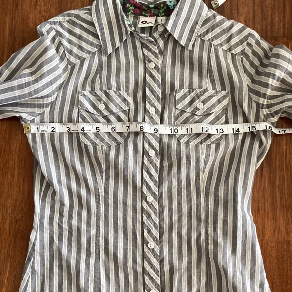 SO Striped Button Down Shirt 100% Cotton Work Top Oxford Fitted Size Small EUC - Image 8