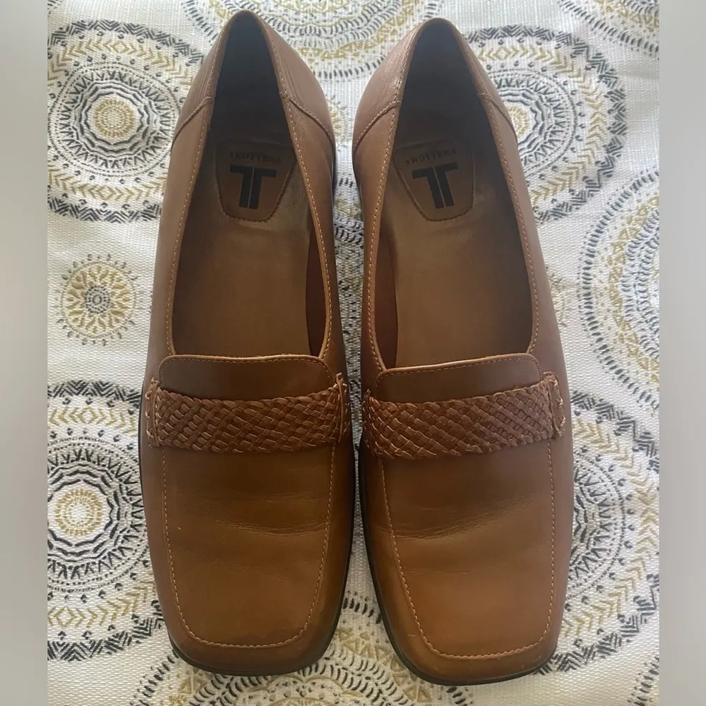 TROTTERS Brown Leather Flats Slip - Image 4