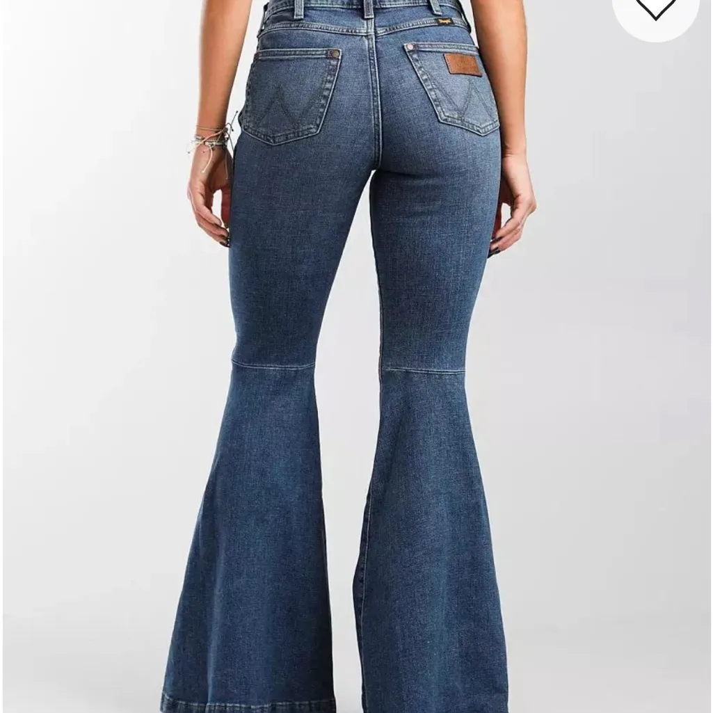 NWT Wrangler Retro Bellbottoms Size 30x34 - Image 2