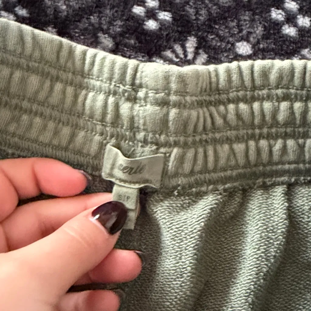 Aerie On my way shorts - Image 4