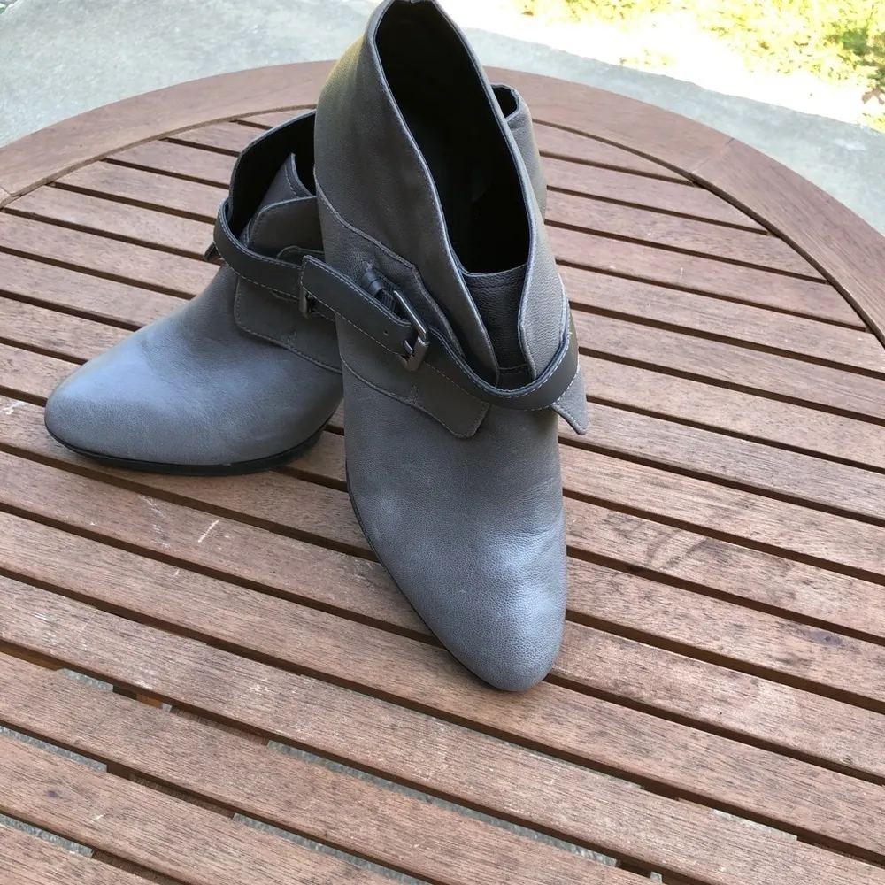 Franco Sarto Slate Grey Heeled Ankle Boot Women's Size 9.5 #256 - Image 2