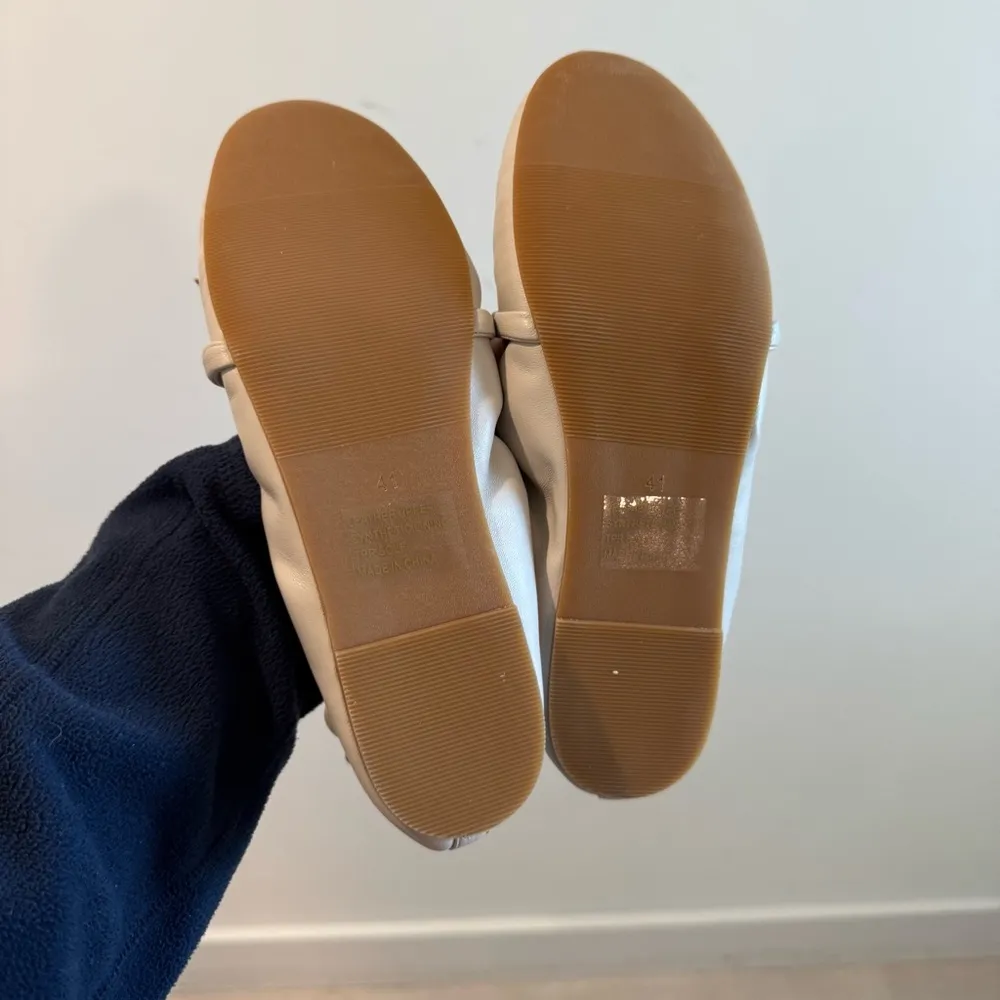 NWOT Silent D Bella Leather Bow Ballet Flats in Oatmilk Size 41 - Image 8