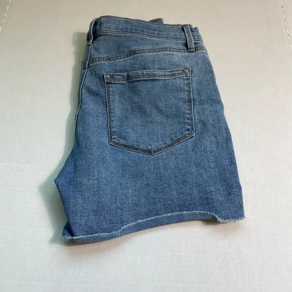 Women’s Jessica Simpson Daisy Dukes Jean/Denim Shorts Size 8 - Image 3