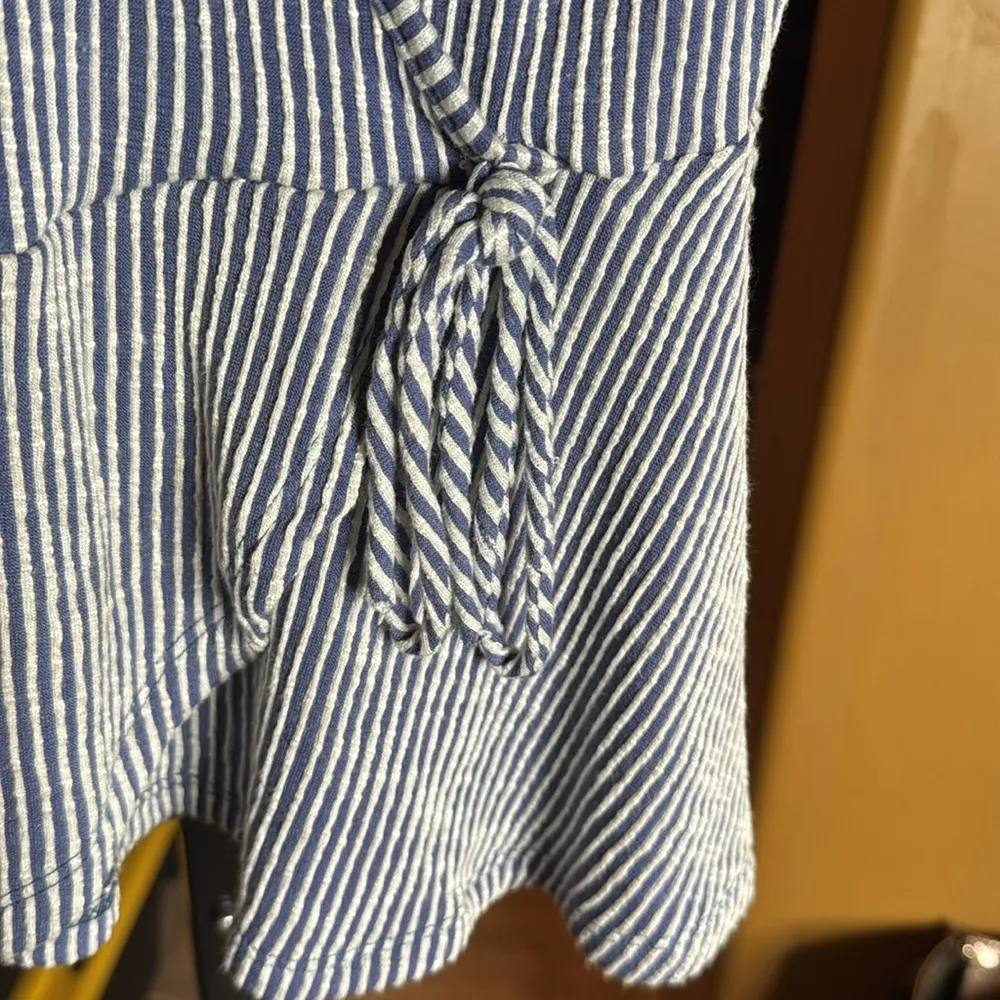 NWOT Caution To The Wind Blue Flutter Sleeve Wrap Blouse Size Medium - Image 5