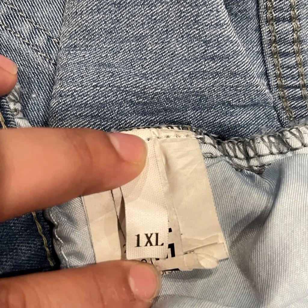 SHEIN Blue Pearl Embellished Cropped Jeans - Image 15