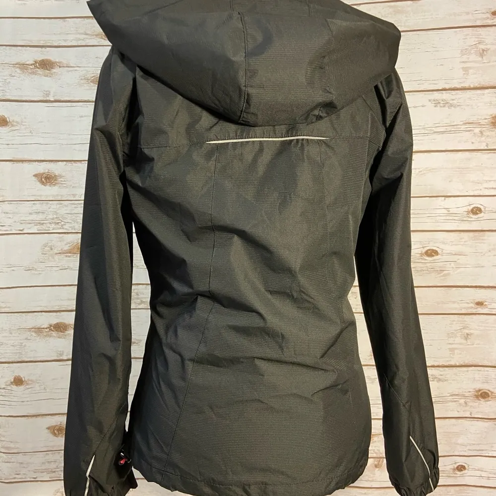 New Balance Wind Breaker - Image 4