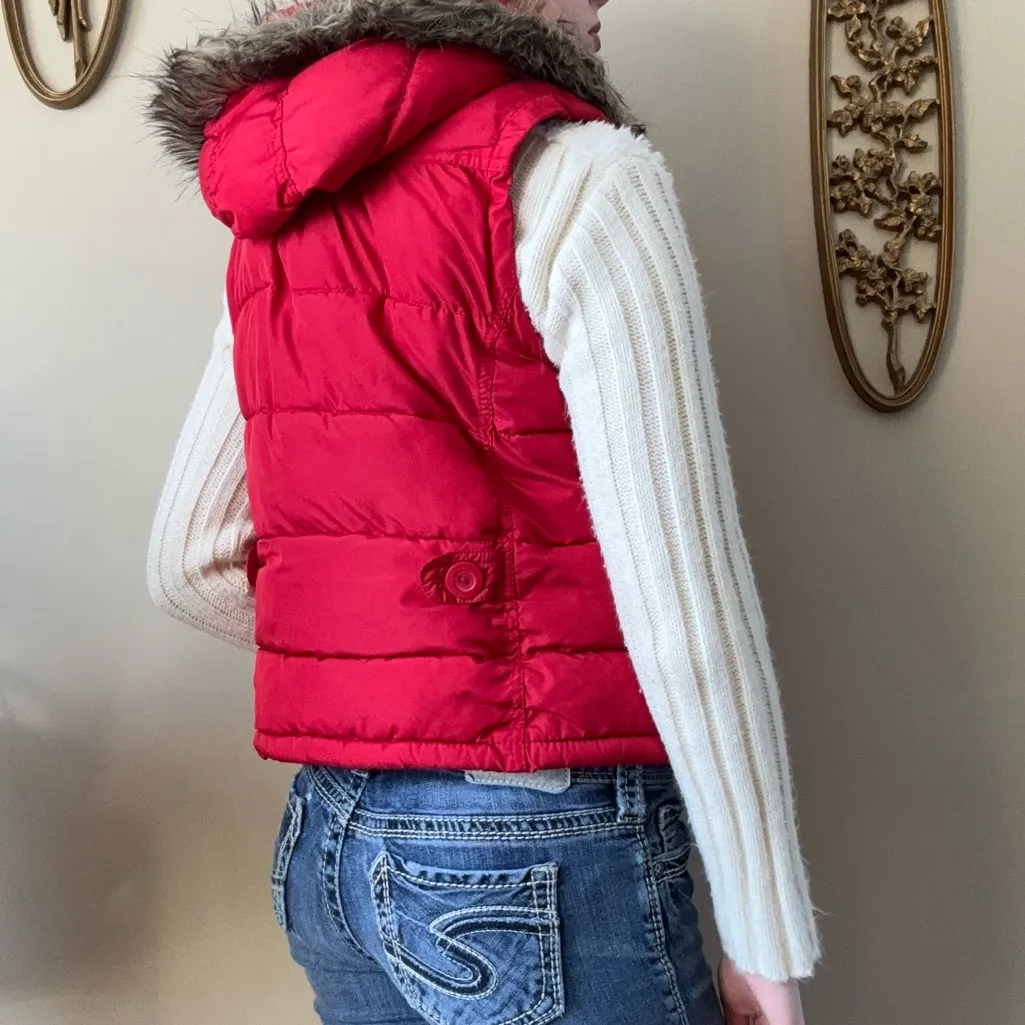 Aeropostale Red Puffer Vest with Faux Fur Trim - Image 7