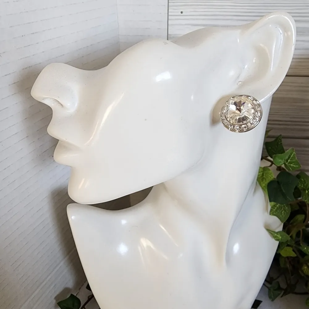 Silver Chain with Teardrop Center Pendant and Earrings Set - Image 5