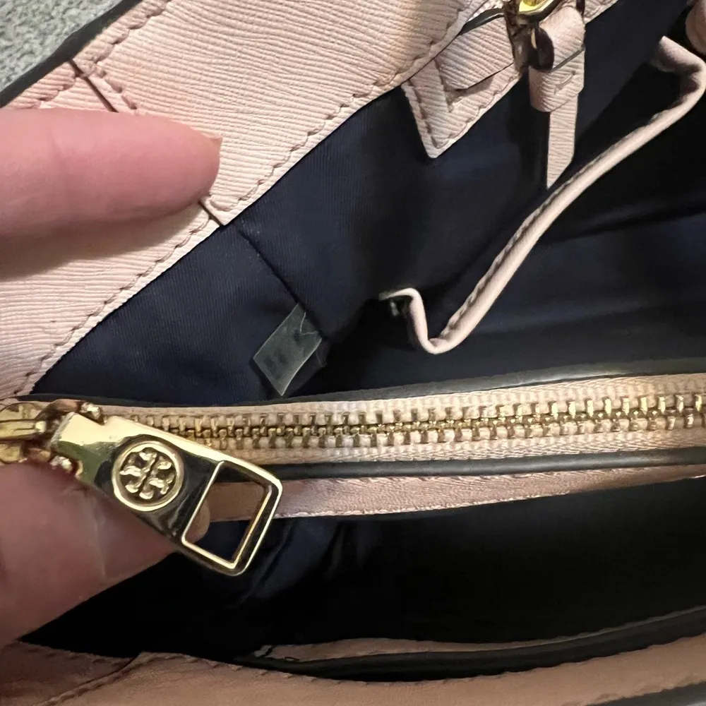 NWT Tory Burch Apricot Robinson Tote Bag with Structured Design - Image 16