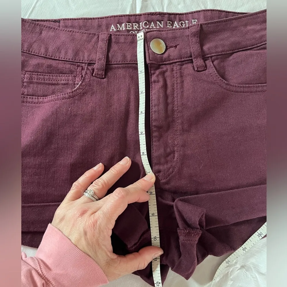 American Eagle  maroon shorts in good condition. - Image 6