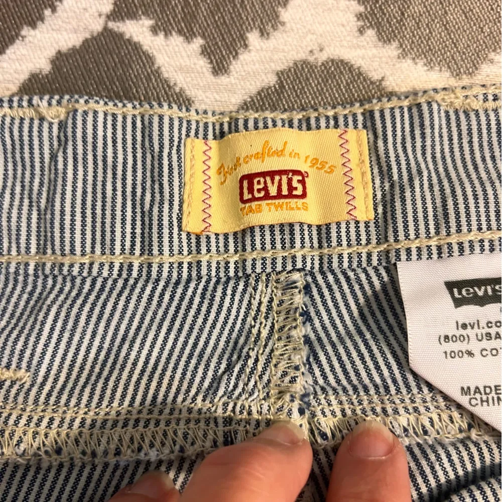Levi's High Waist Striped Shorts Sz 16 plus Blue White summer casual stripes - Image 3