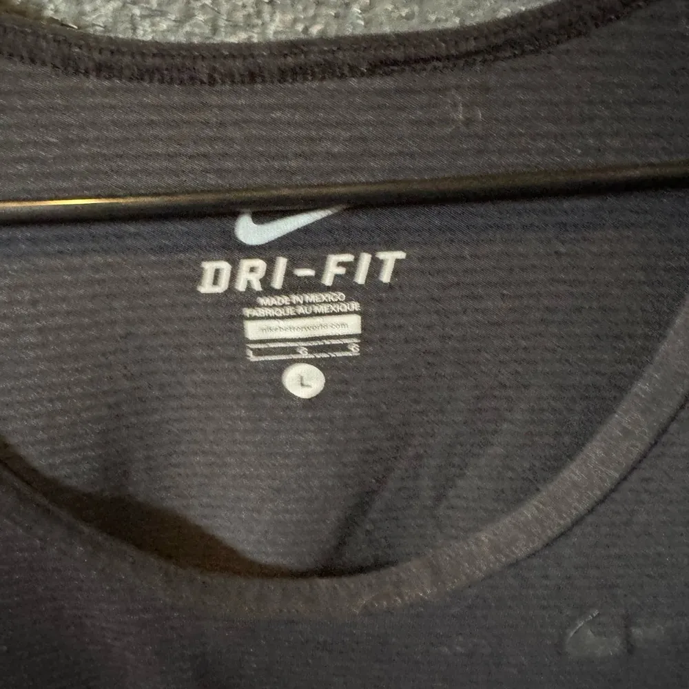 Nike Gray Sleeveless Tank Top Athletic Style - Image 2