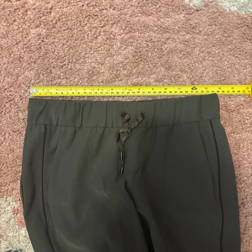 LULULEMON ON THE RIGHT TRACK DEEP GREEN SPLIT HEM PANTS SEE MEASUREMENTS - Image 10