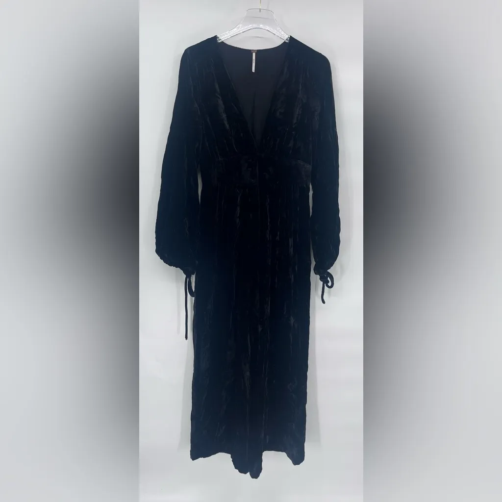 FREE PEOPLE SzS TRUE LOVIN LONG SLEEVE WIDE-LEG VELVET JUMPSUIT‎ BLACK - Image 3