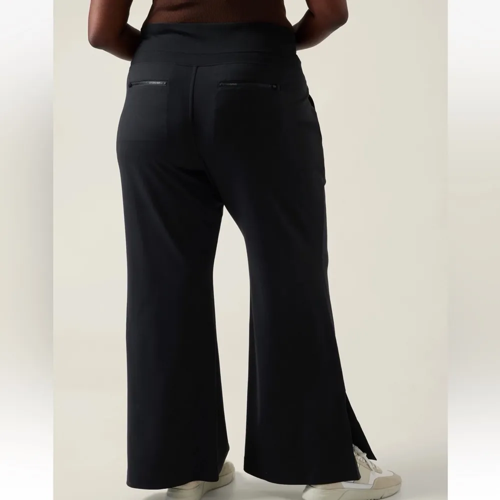 Athleta  Venice Flare Pant Black Zip Pockets Size 2X NWT $119 Plus Size Stretchy - Image 2