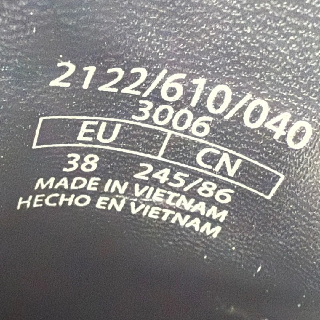 ZARA Women's Black Leather Chelsea Ankle Boots Size 7.5 (EU 38) Minimalist - Image 4