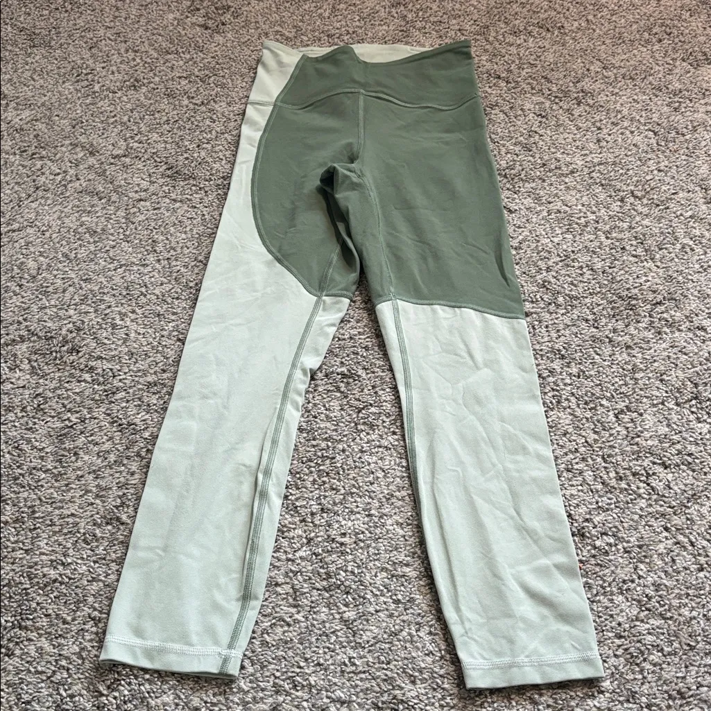 Lululemon  Nulu Colour Block High-Rise Crop 23" size 2 - Image 2