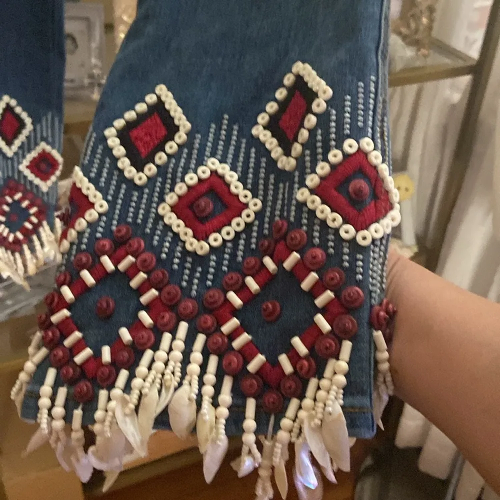 Tory Burch
Mia Embroidered-Cuff Cropped Jeans - Image 4