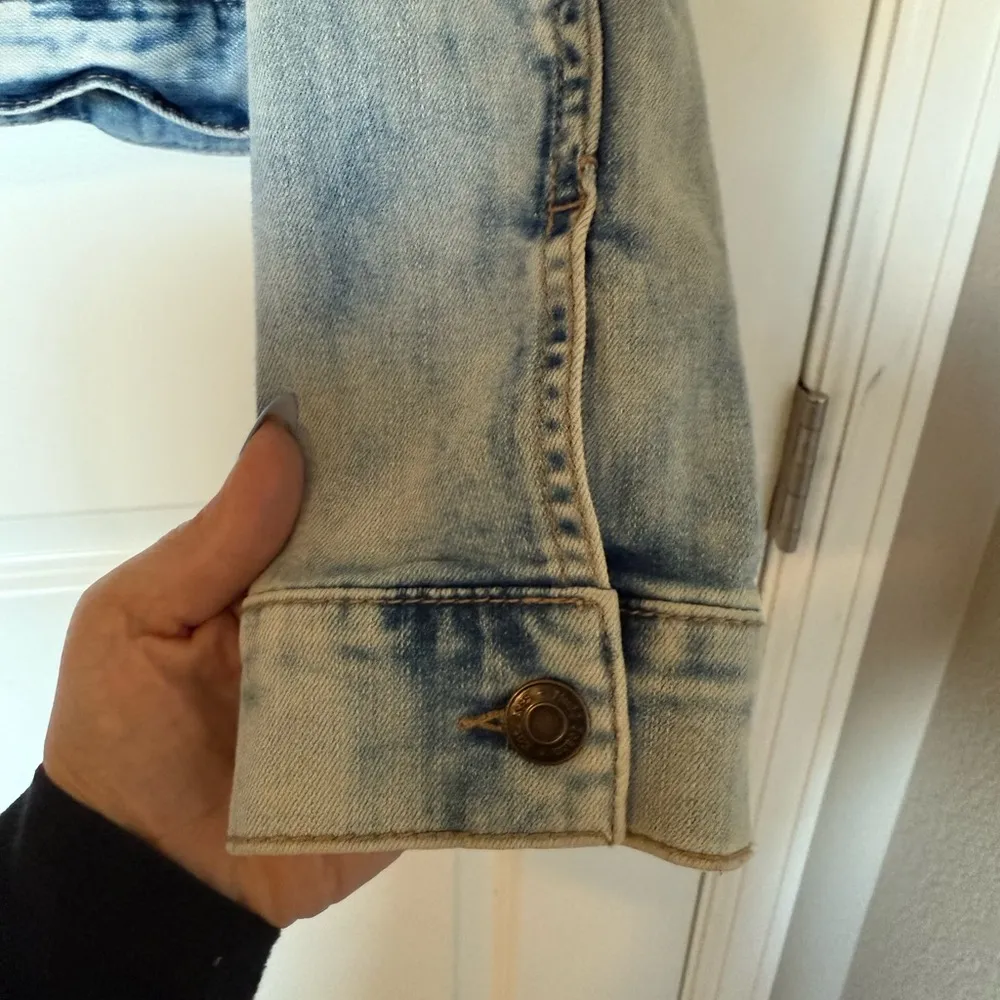 Mudd Acid Washed Distressed Denim Jacket‎ Juniors L - Image 4