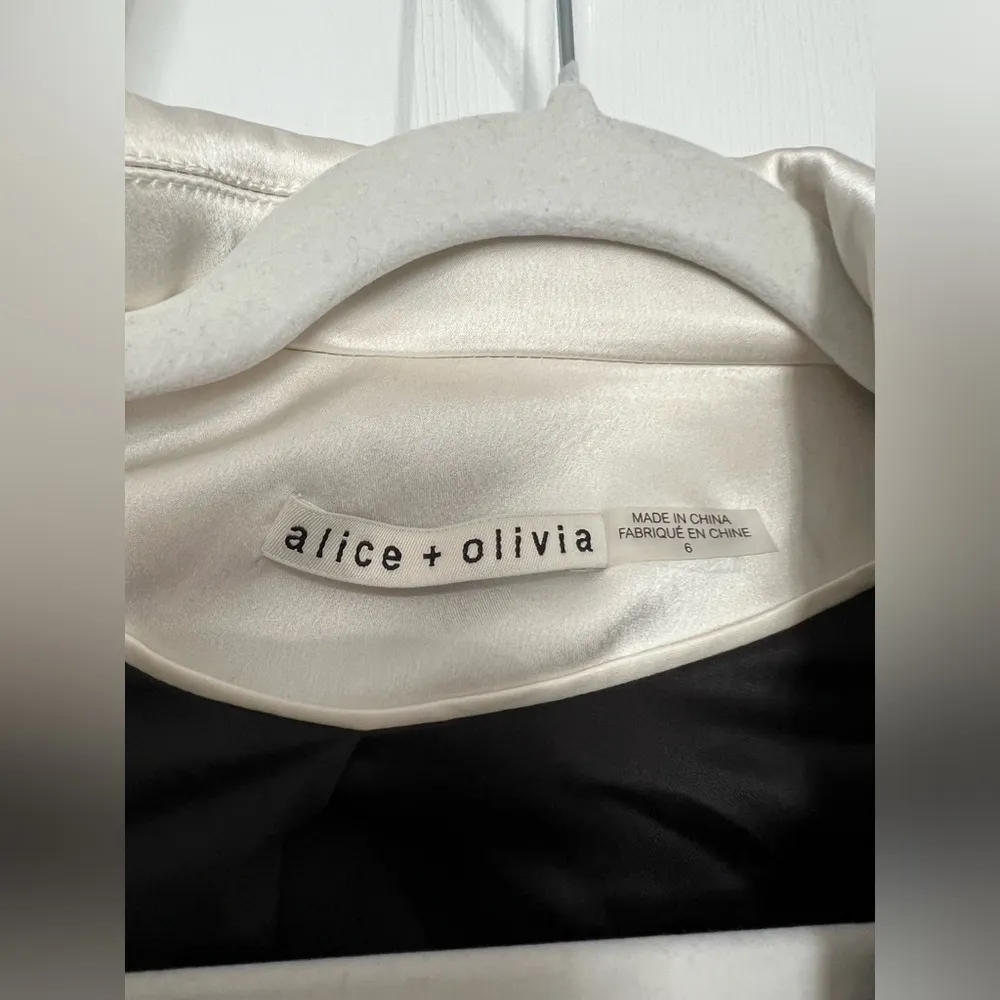 Alice + Olivia Silvie Strong Shldr Blazer - Image 6