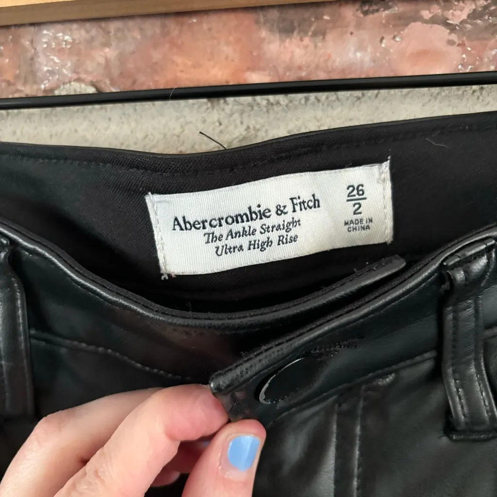 Abercrombie Black Vegan Leather High Rise Straight Ankle Pants, 26 - Image 4
