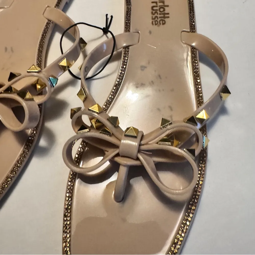 Charlotte Russe Women’s Bejeweled Bow Studded Style Sandals Sz 8 - Image 6