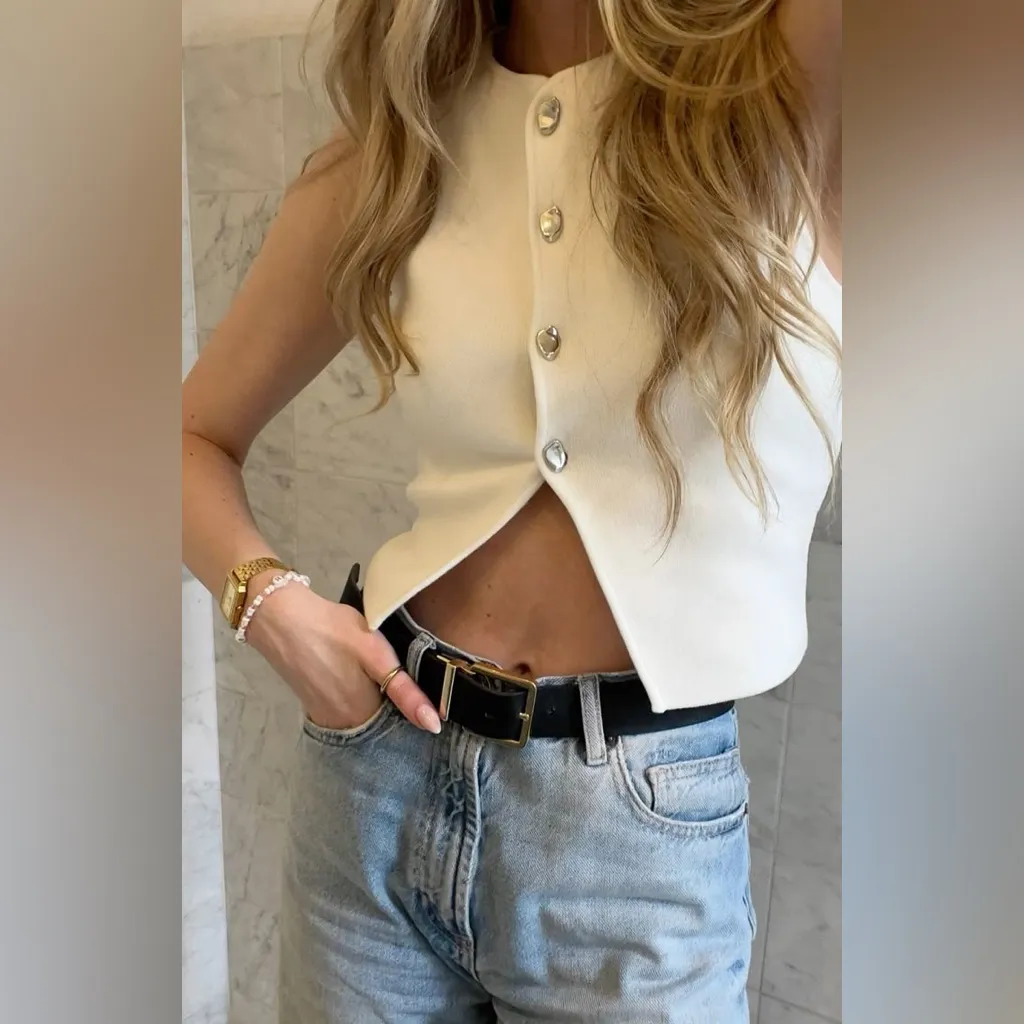 Zara NWT white short vest with silver buttons - Image 7