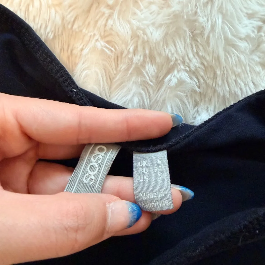 Classic Black Tube Top - Image 4