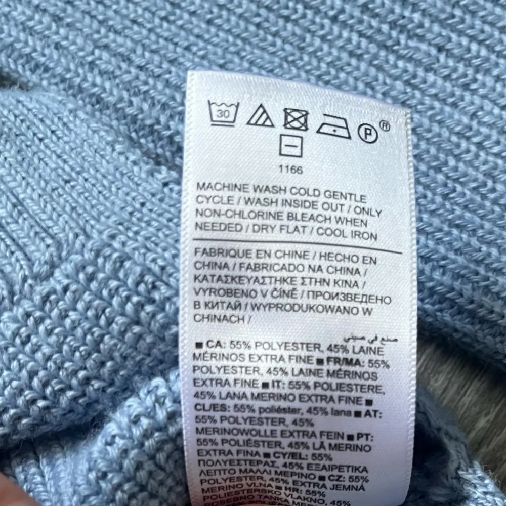 Athleta Light Blue V Neck Long Sleeve Merino Wool Blend Sweater Size S Spring - Image 5