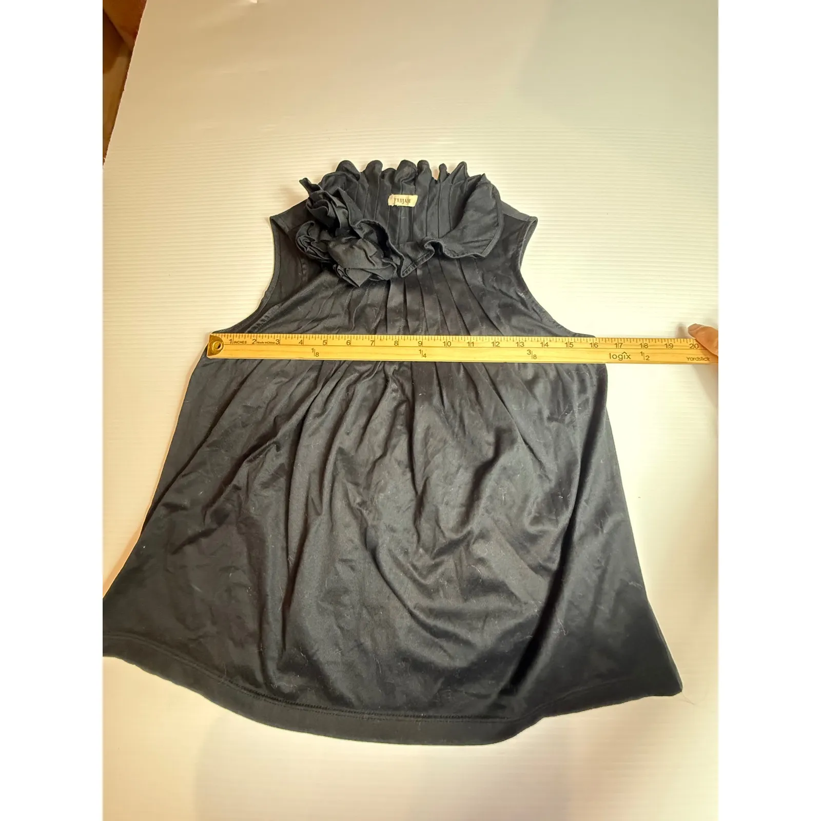ELIJAH Black Sleeveless Blouse Top with Ruffle Collar and Pleated‎ Detail s - Image 3
