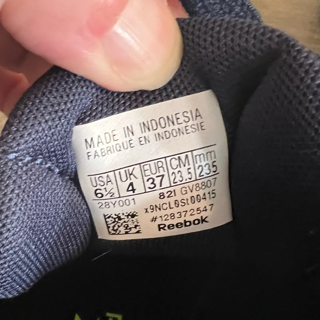 Reebok Sneakers Women’s Size 6.5 Navy Blue Pink Ortholite Footbed - Image 8