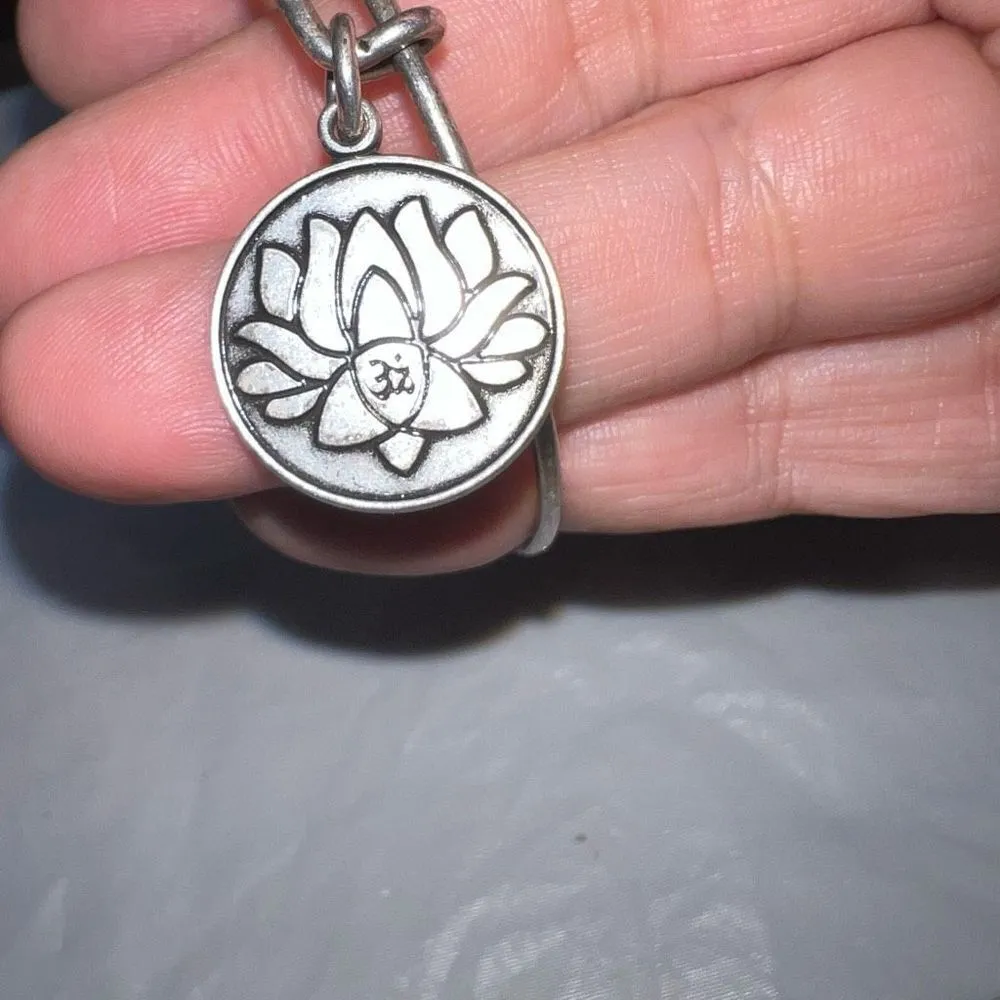 Alex and Ani‎ Lotus Bracelet 2013 Rafaelian Silver Tone Bangle Jewelry Fashion - Image 3