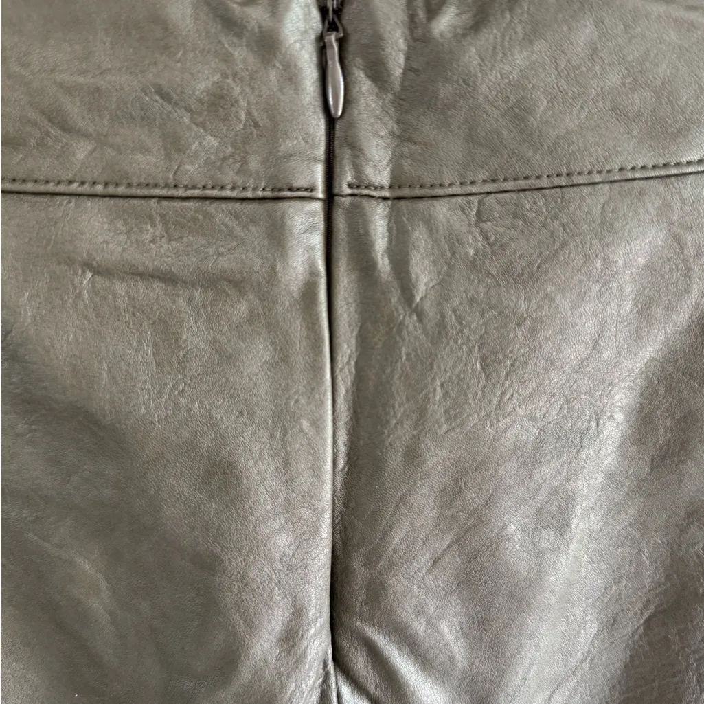 Zara Front pocket Olive Skirt vegan leather sz Med nearly new - Image 11