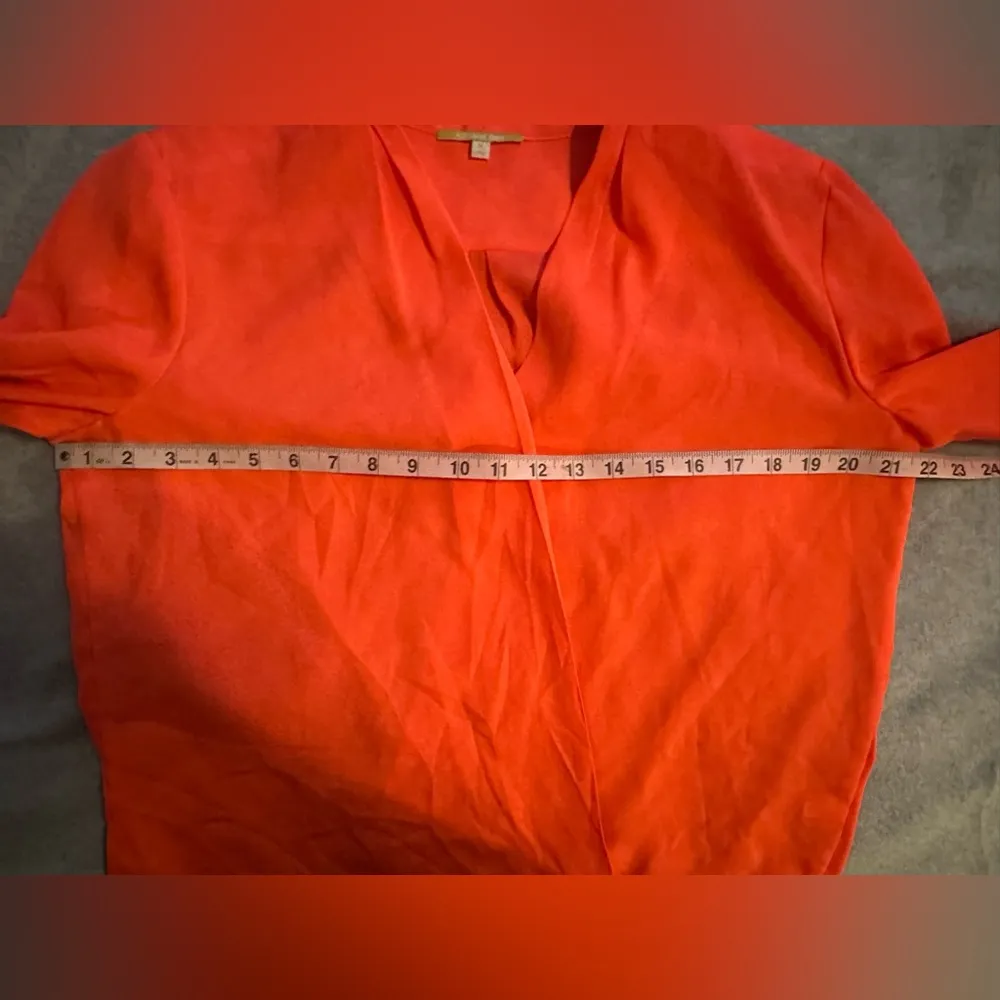 Gianni Bini neon orange long sleeve blouse size M - Image 4