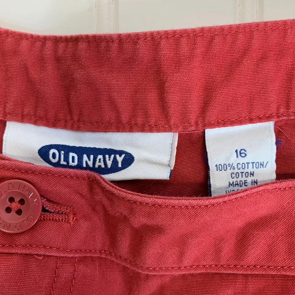 Old Navy Red Flat Front Sz 16 Cargo Shorts - Image 3
