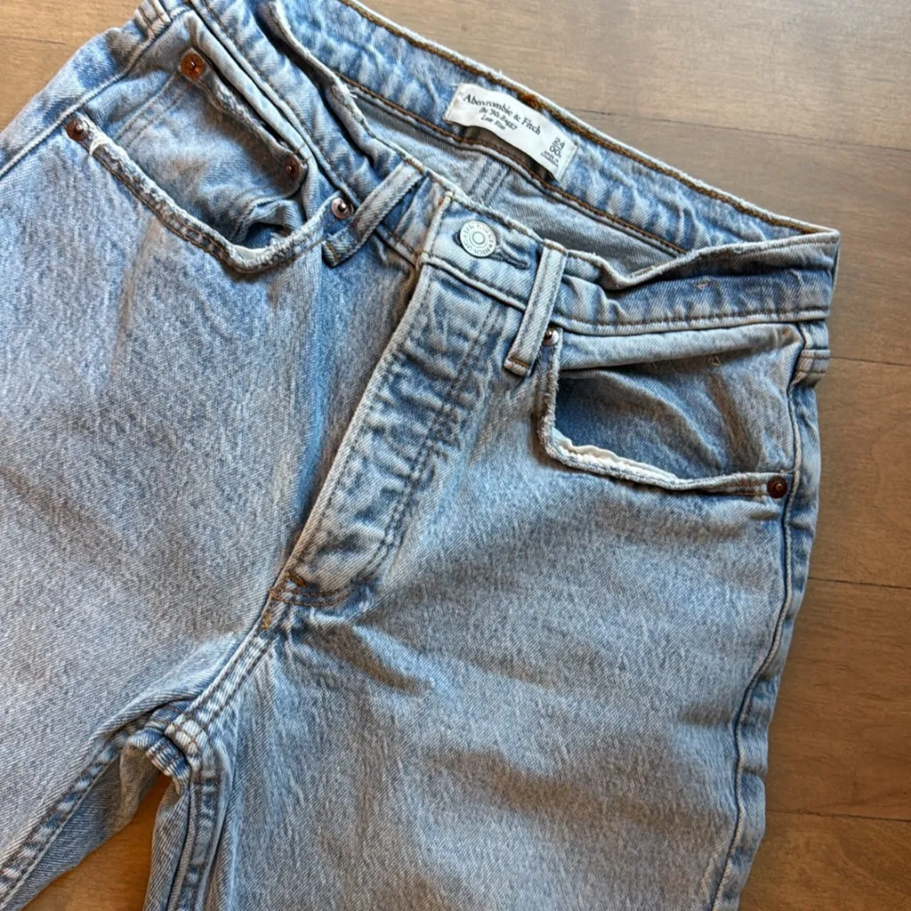 Abercrombie 90s Low Rise Baggy Jeans - Image 4